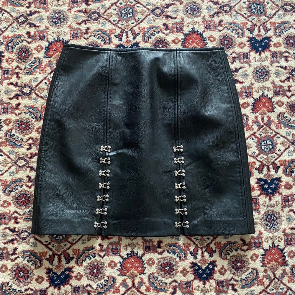 8. NWT Blanc NYC Faux Leather Mini Skirt-Size 26